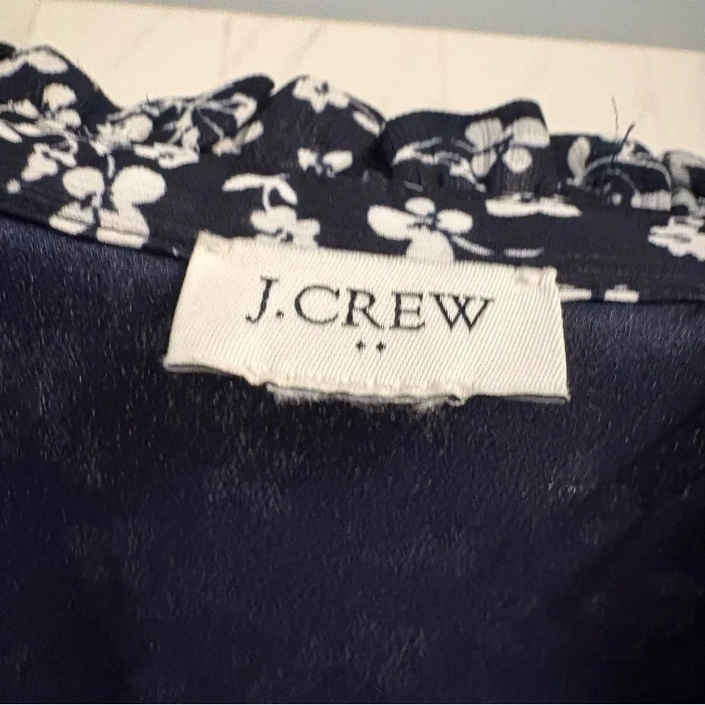 J.Crew Factory V-Neck Crinkle Top in Black with White Floral Print Size 3XL